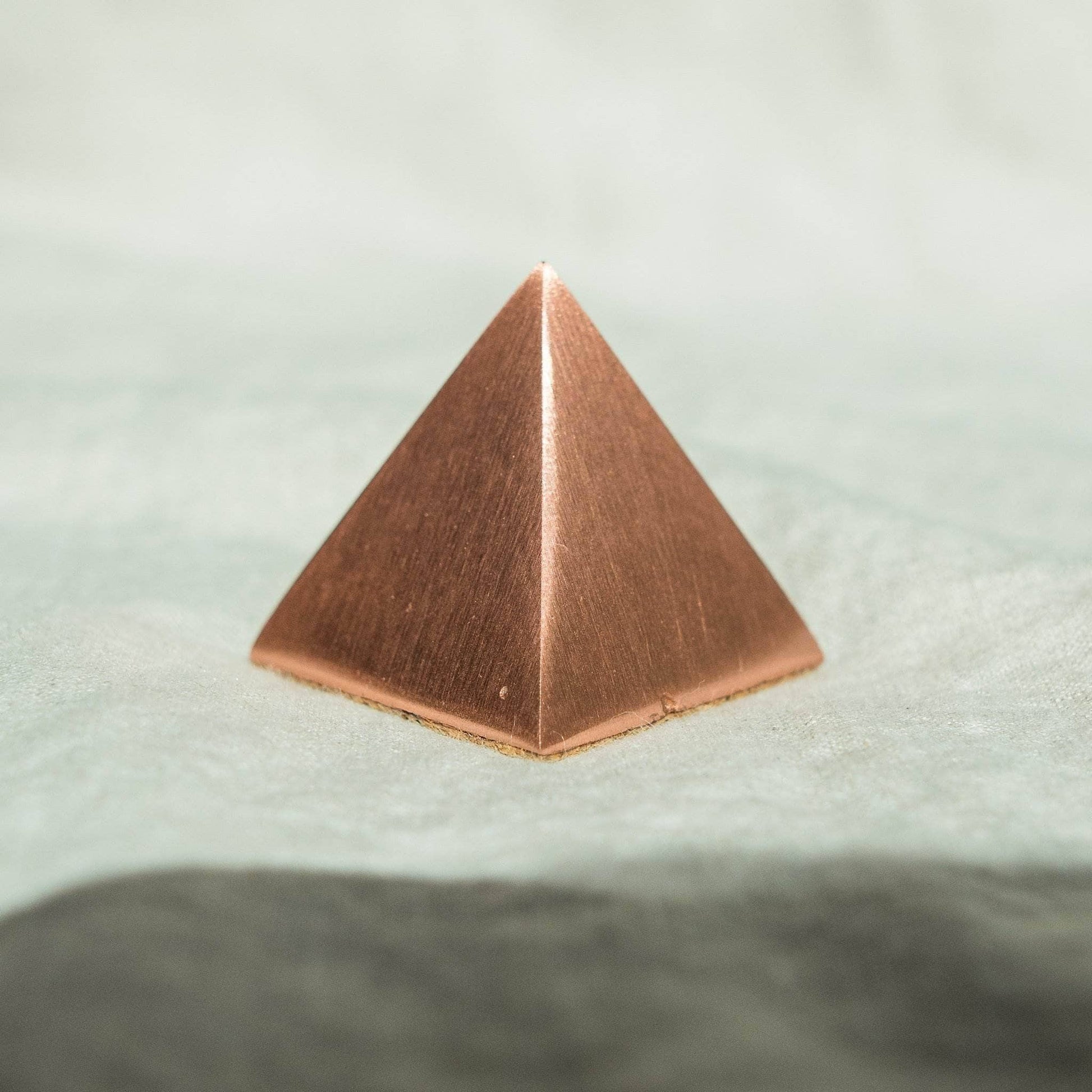 Copper Healing Pyramid – Junqúe